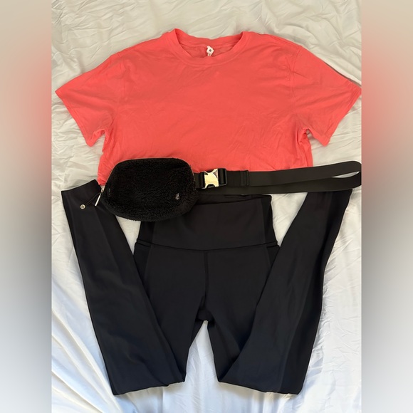 •LULULEMON/ Ribbed Black Leggings/6• - Picture 7 of 7